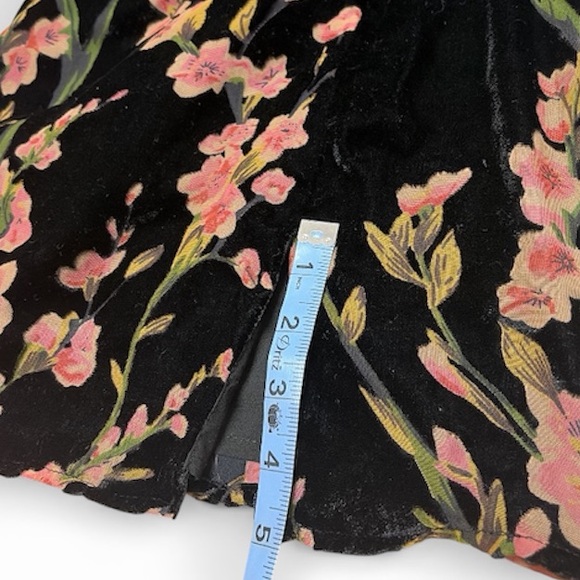 superdown Lena Cowl Mini Dress Black Floral - Small - Picture 12 of 14